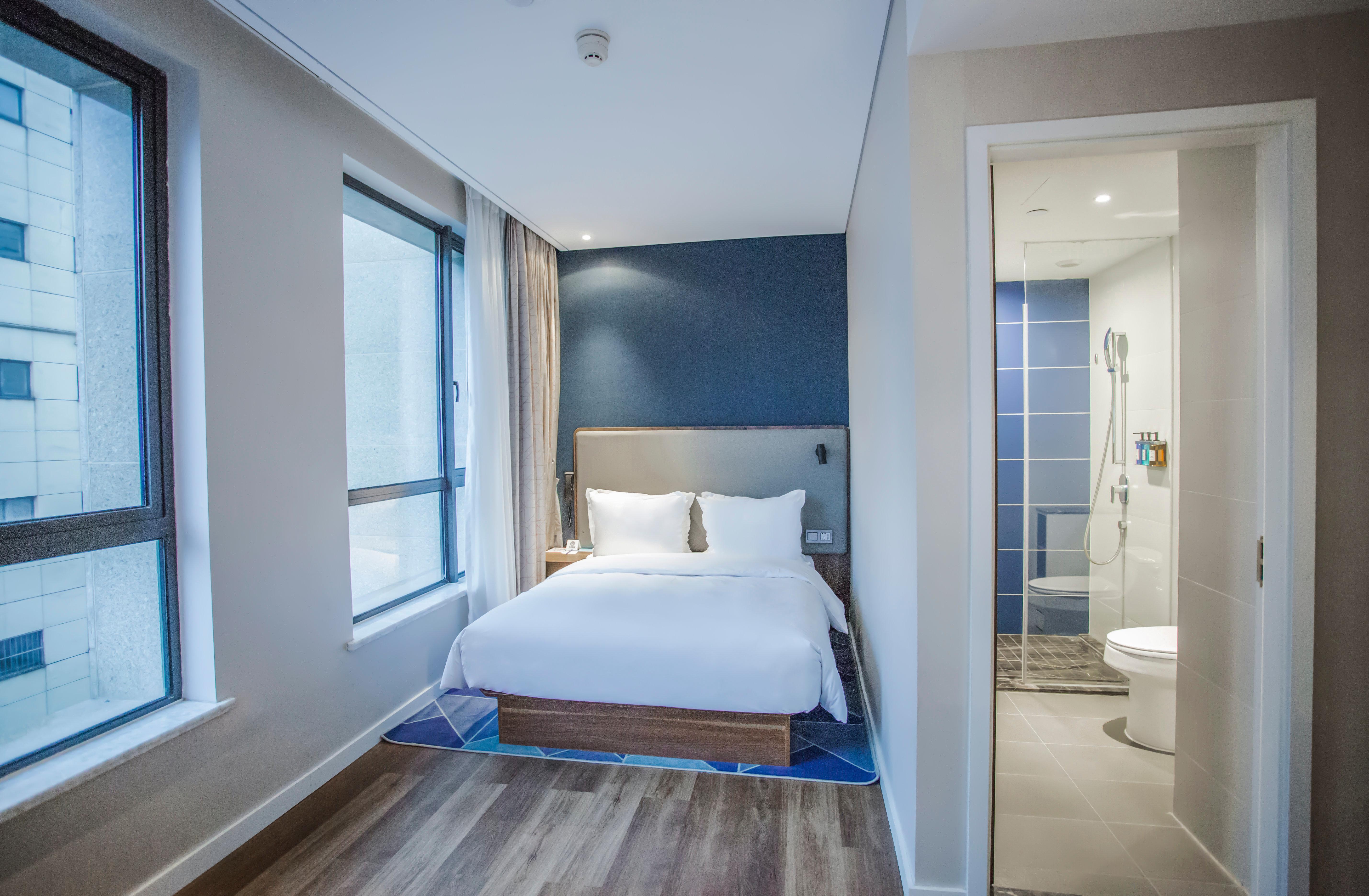 Holiday Inn Express Shanghai Pudong Chuansha, An Ihg Hotel Exterior photo